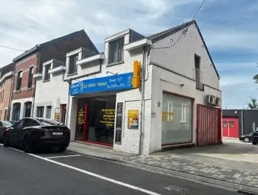 Rez-de-chaussée commerciaux à vendre à Nivelles